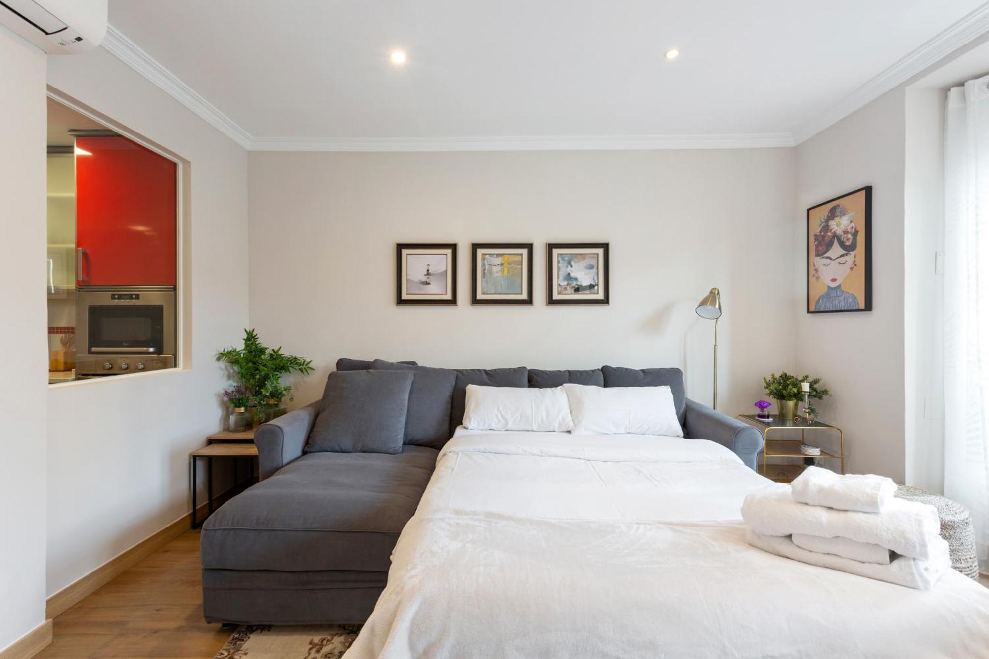 Elegant 1 Bedroom Apartment In The Heart Of Centro Madrid Exterior photo
