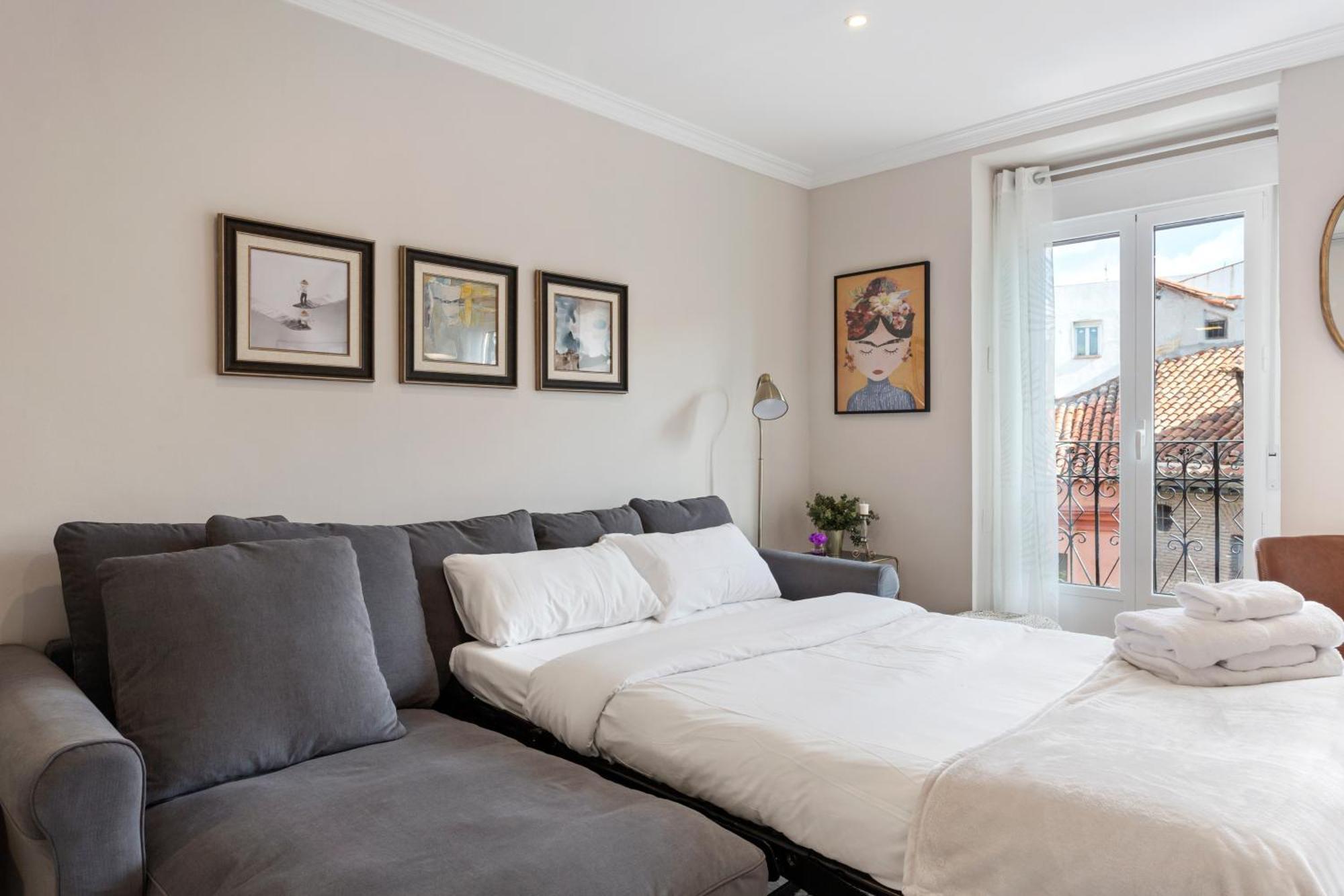 Elegant 1 Bedroom Apartment In The Heart Of Centro Madrid Exterior photo